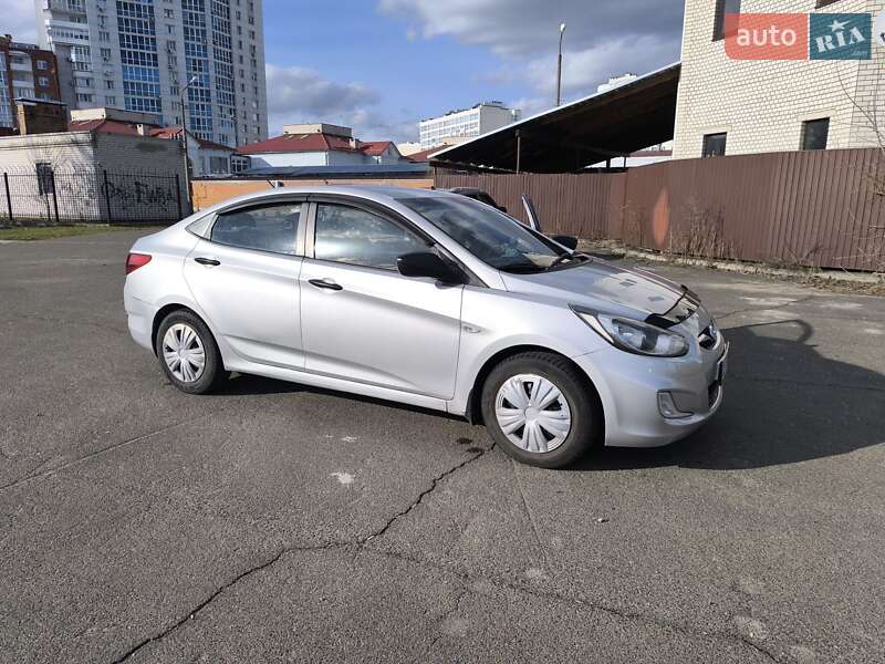 Седан Hyundai Accent 2011 в Чернигове