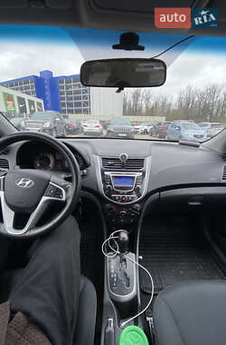 Седан Hyundai Accent 2011 в 
