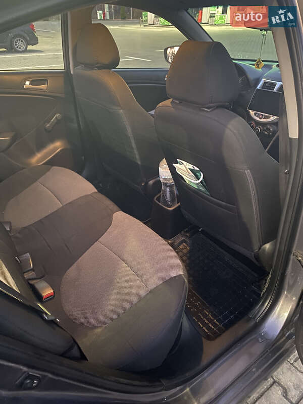 Седан Hyundai Accent 2014 в Житомирі