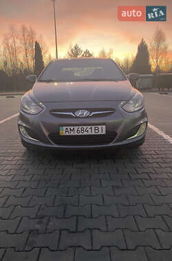 Седан Hyundai Accent 2014 в 