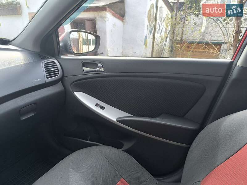 Седан Hyundai Accent 2012 в Николаеве фото 22 Седан Hyundai Accent 2012 в Николаеве