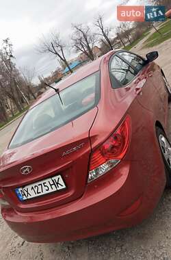 Седан Hyundai Accent 2013 в 