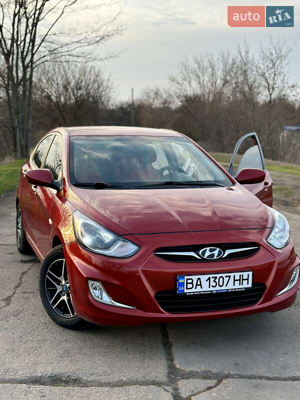 Hyundai Accent 2013