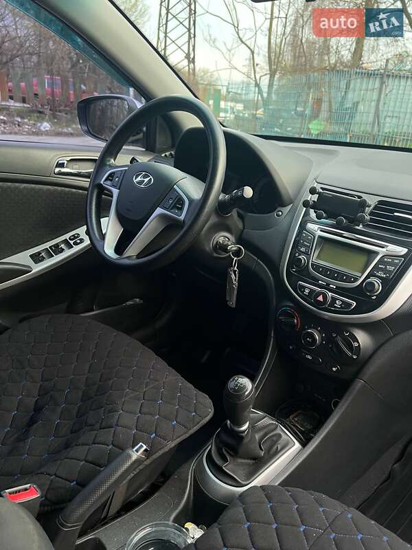Хэтчбек Hyundai Accent 2012 в Днепре