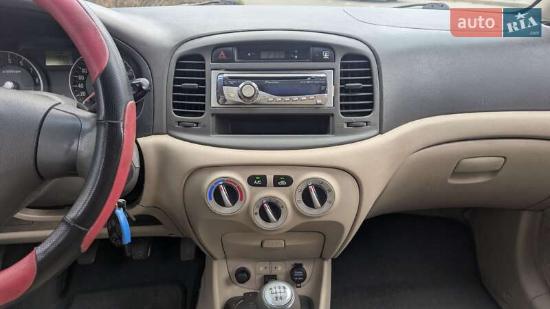 Седан Hyundai Accent 2007 в Киеве