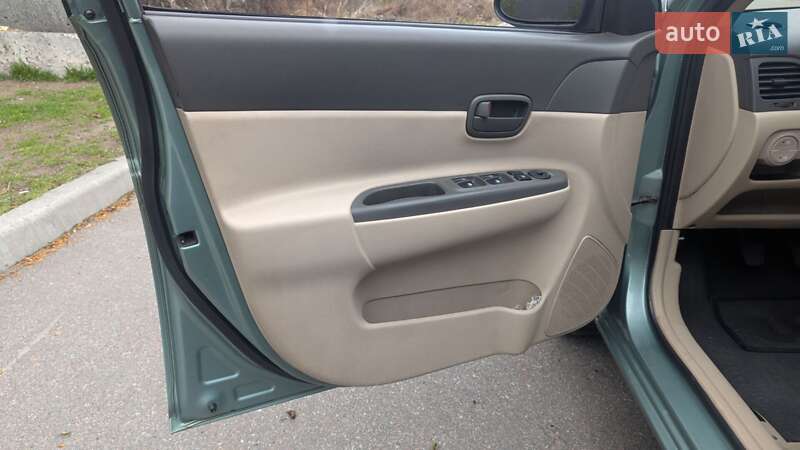 Седан Hyundai Accent 2007 в Киеве