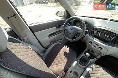 Седан Hyundai Accent 2009 в 