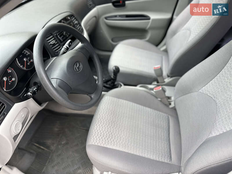 Седан Hyundai Accent 2009 в Запорожье