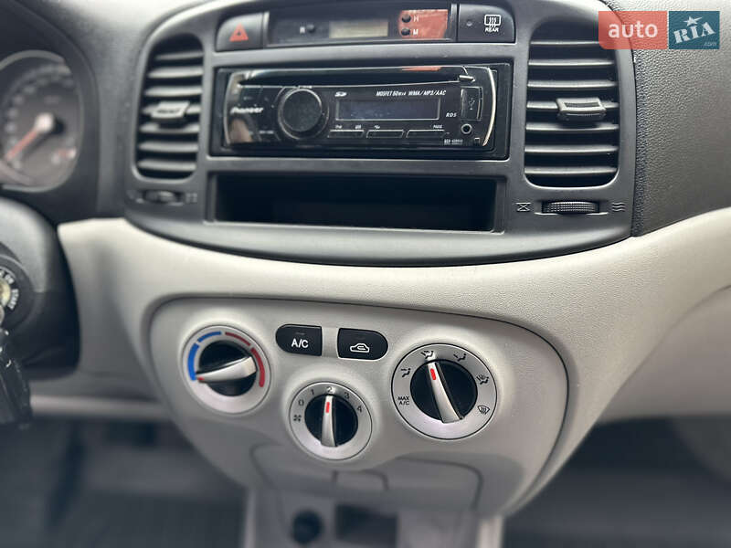 Седан Hyundai Accent 2009 в Запорожье