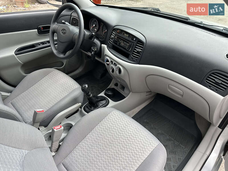 Седан Hyundai Accent 2009 в Запорожье