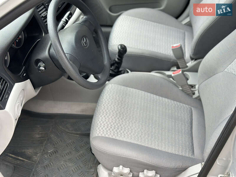 Седан Hyundai Accent 2009 в Запорожье