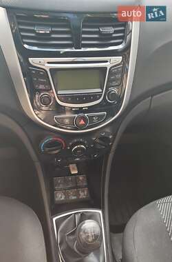 Седан Hyundai Accent 2013 в 