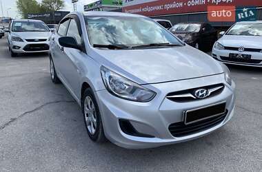 Седан Hyundai Accent 2011 в 