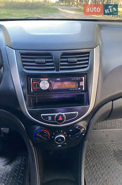 Седан Hyundai Accent 2011 в 