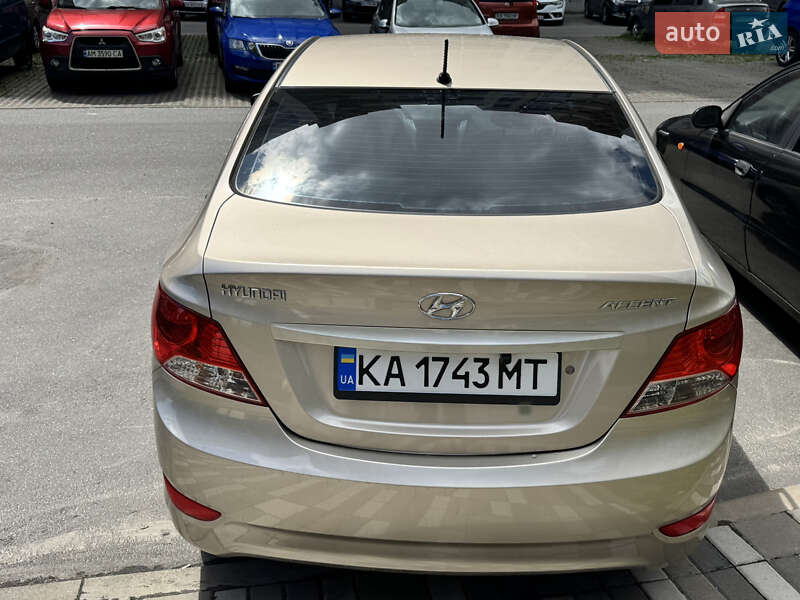 Седан Hyundai Accent 2013 в Киеве