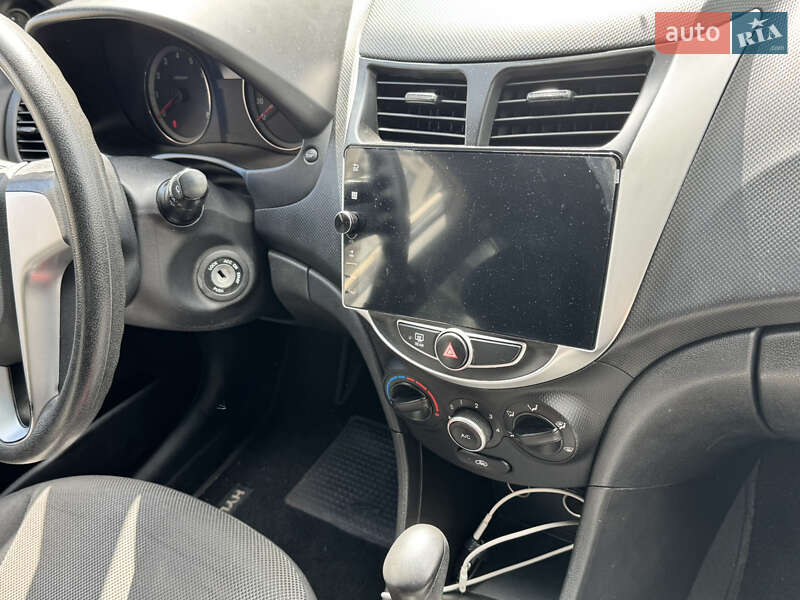 Седан Hyundai Accent 2013 в Киеве