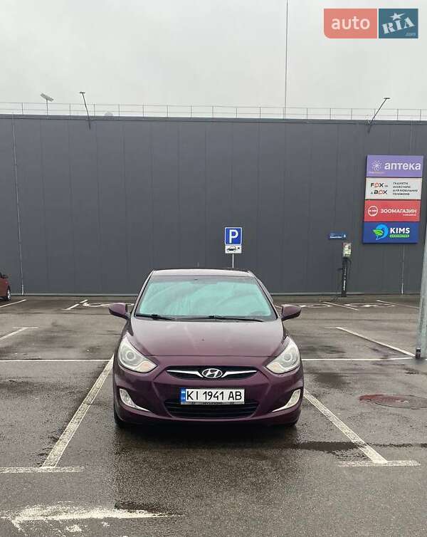 Hyundai Accent 2012