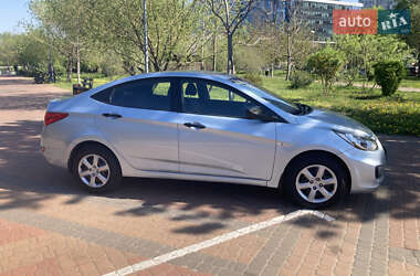 Седан Hyundai Accent 2011 в 