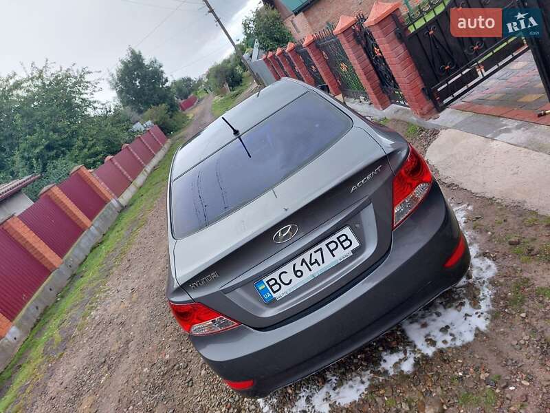 Седан Hyundai Accent 2012 в Львове