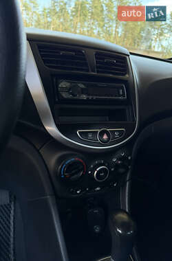 Седан Hyundai Accent 2013 в 