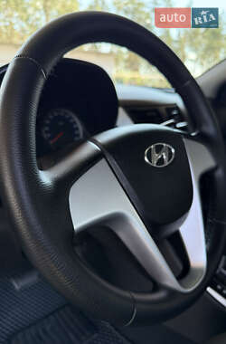 Седан Hyundai Accent 2013 в 
