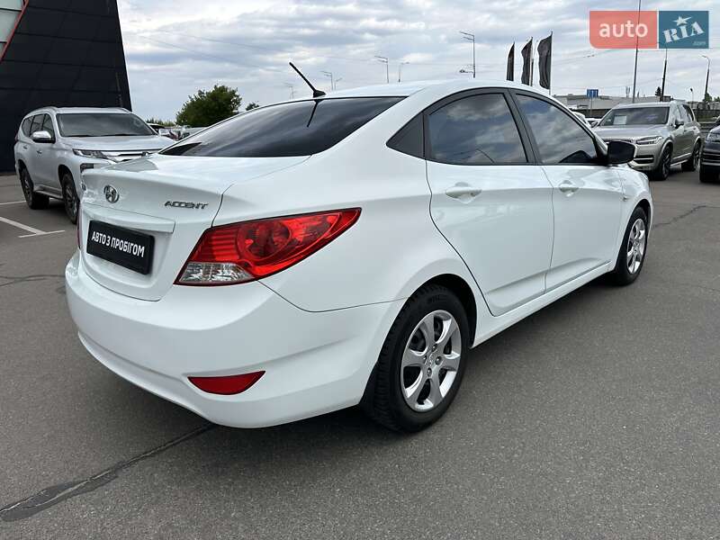 Седан Hyundai Accent 2013 в Киеве