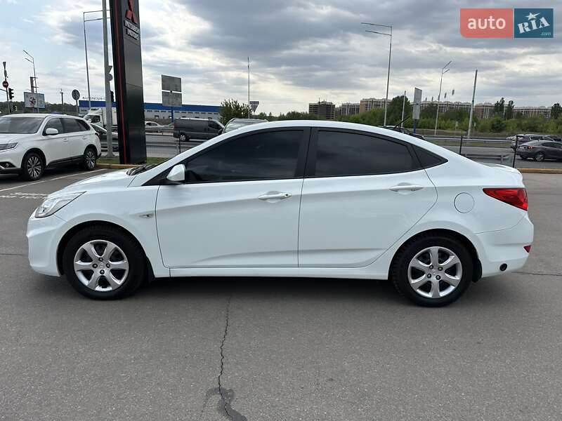 Седан Hyundai Accent 2013 в Киеве