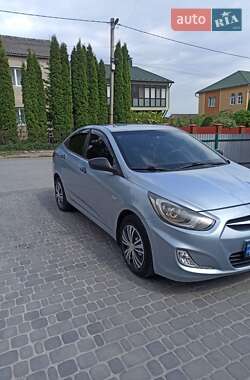 Седан Hyundai Accent 2011 в 
