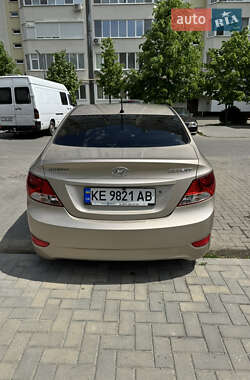 Седан Hyundai Accent 2011 в 