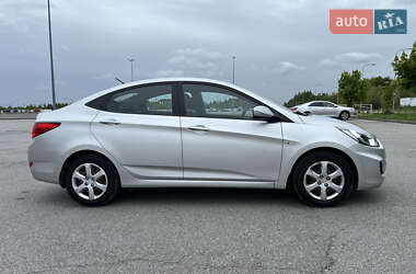 Седан Hyundai Accent 2013 в 