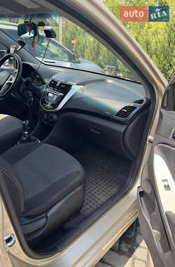 Седан Hyundai Accent 2011 в 