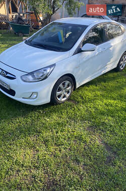 Седан Hyundai Accent 2011 в Яготине