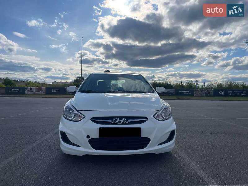 Седан Hyundai Accent 2015 в Киеве