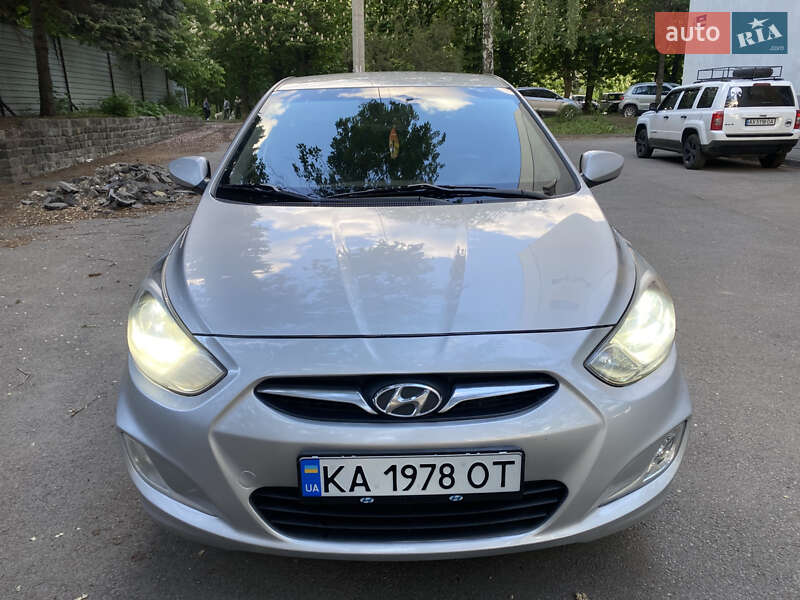 Седан Hyundai Accent 2012 в Харькове