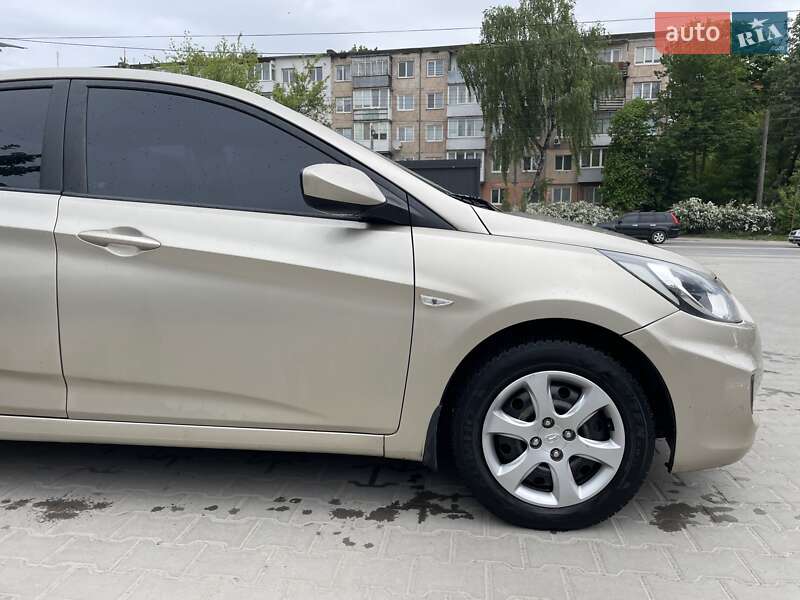 Седан Hyundai Accent 2011 в Тернополе
