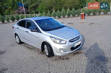 Седан Hyundai Accent 2013 в Полтаве