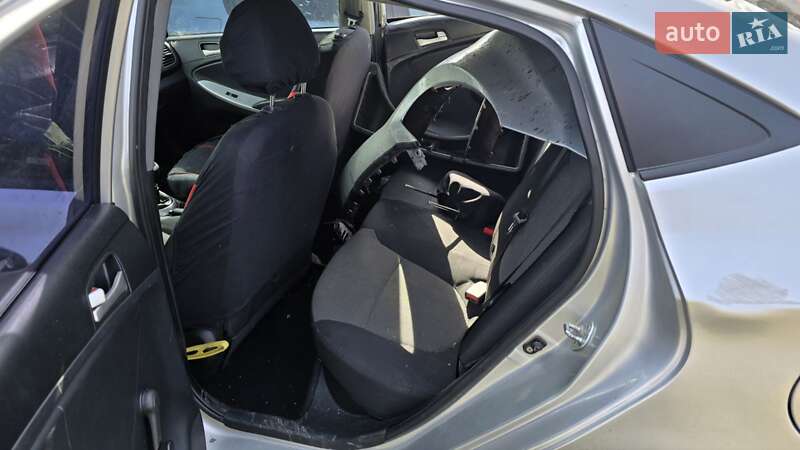 Седан Hyundai Accent 2011 в Лубнах