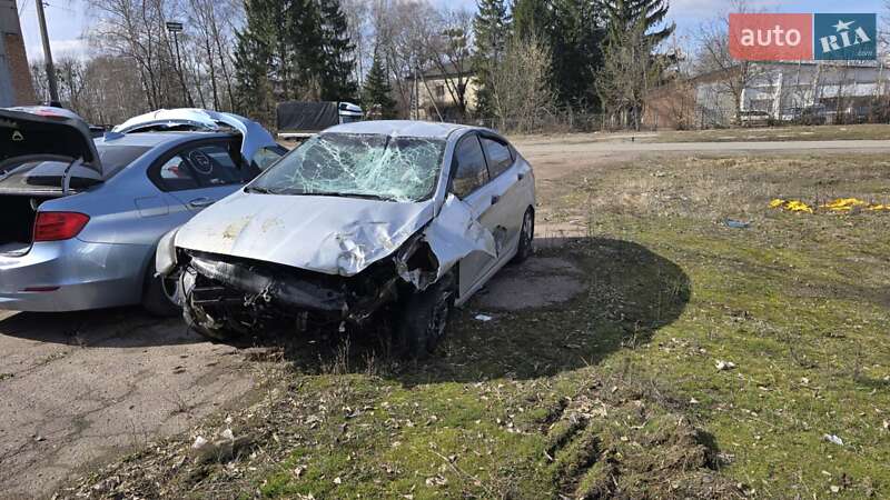 Седан Hyundai Accent 2011 в Лубнах