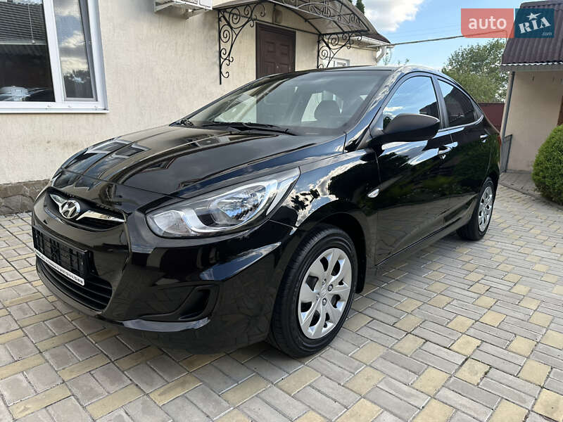 Hyundai Accent 2013