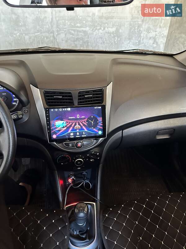 Седан Hyundai Accent 2011 в Черноморске