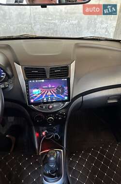 Седан Hyundai Accent 2011 в 