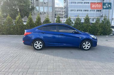 Седан Hyundai Accent 2011 в 