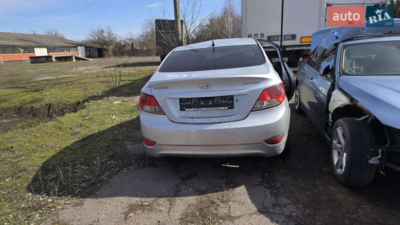 Седан Hyundai Accent 2011 в 