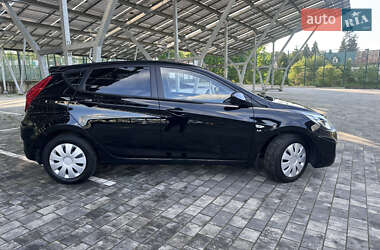 Хэтчбек Hyundai Accent 2012 в 