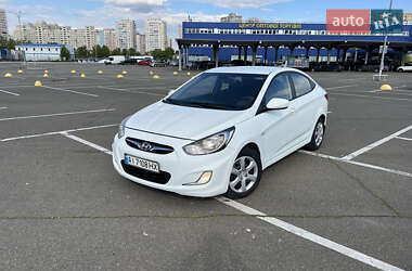 Седан Hyundai Accent 2011 в 