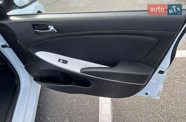 Седан Hyundai Accent 2011 в 