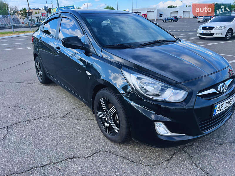 Седан Hyundai Accent 2011 в 