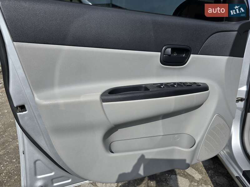 Седан Hyundai Accent 2008 в Запоріжжі
