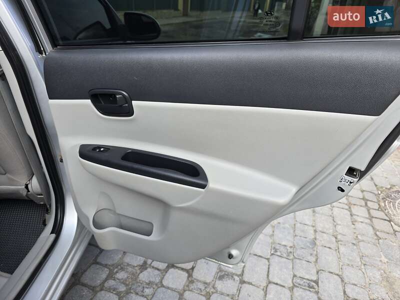 Седан Hyundai Accent 2008 в Запоріжжі