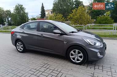Седан Hyundai Accent 2011 в 